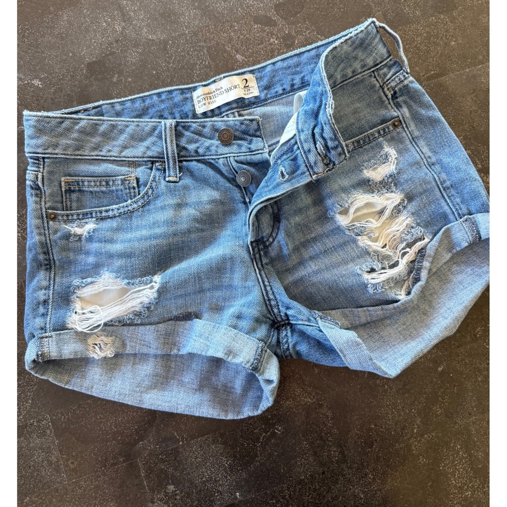 Abercrombie & Fitch Boyfriend Short Low Rise Distressed Denim Blue Size 2 *28W